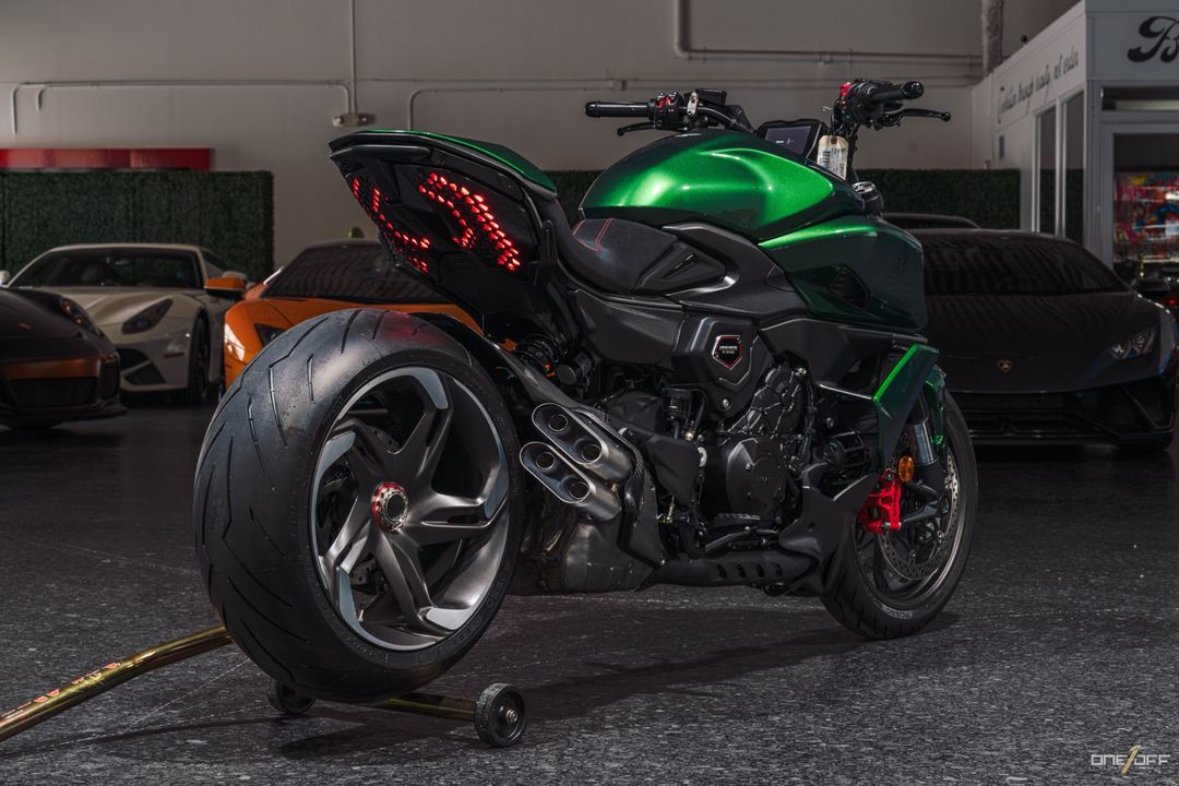 2024 Ducati Diavel V4 Bentley