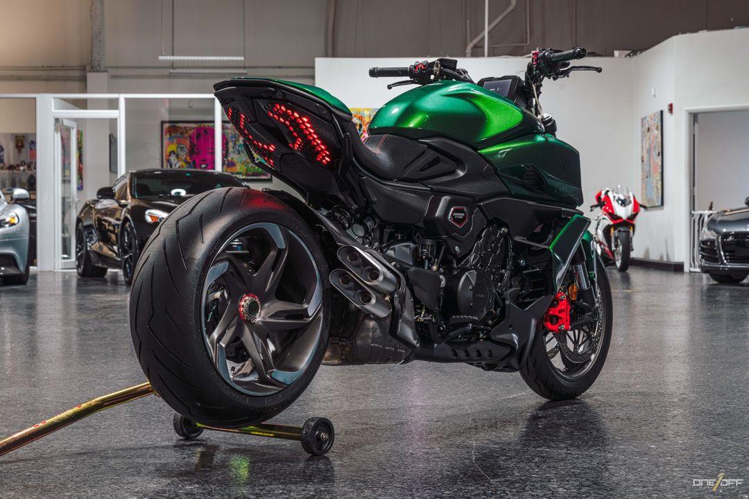 2024 Ducati Diavel V4 Bentley