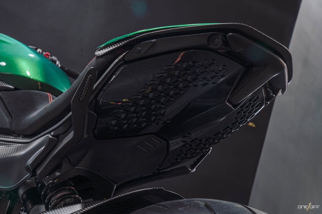 2024 Ducati Diavel V4 Bentley