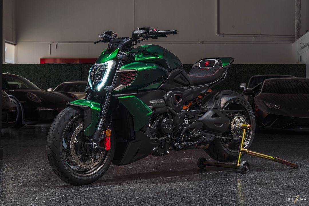 2024 Ducati Diavel V4 Bentley