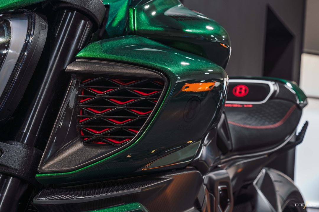 2024 Ducati Diavel V4 Bentley