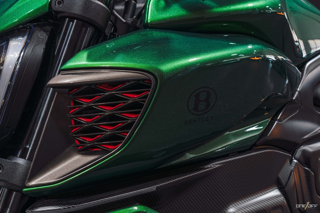 2024 Ducati Diavel V4 Bentley