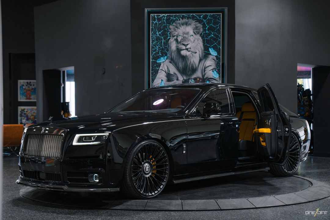 2022 Rolls-Royce Black Badge Ghost