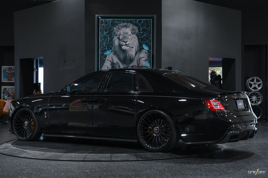 2022 Rolls-Royce Black Badge Ghost