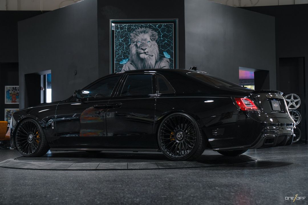 2022 Rolls-Royce Black Badge Ghost