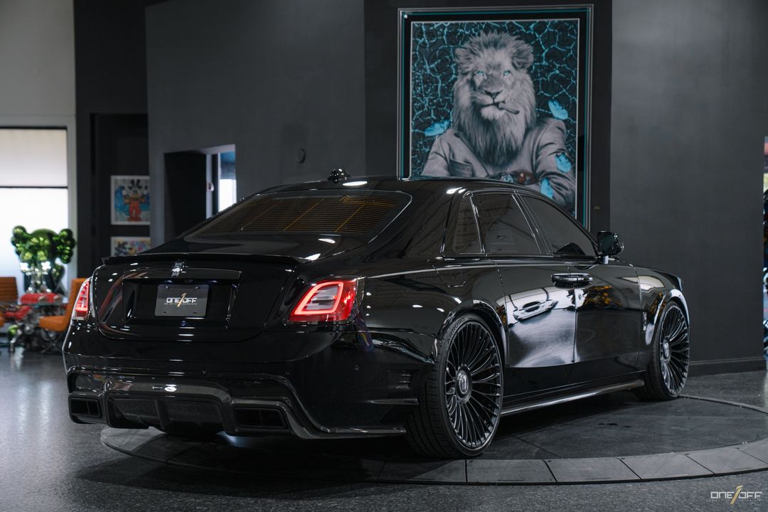 2022 Rolls-Royce Black Badge Ghost