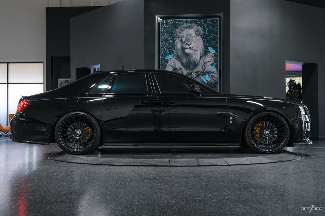 2022 Rolls-Royce Black Badge Ghost
