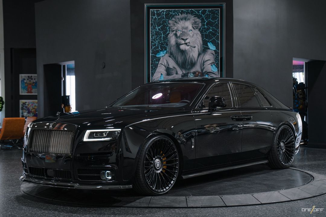 2022 Rolls-Royce Black Badge Ghost