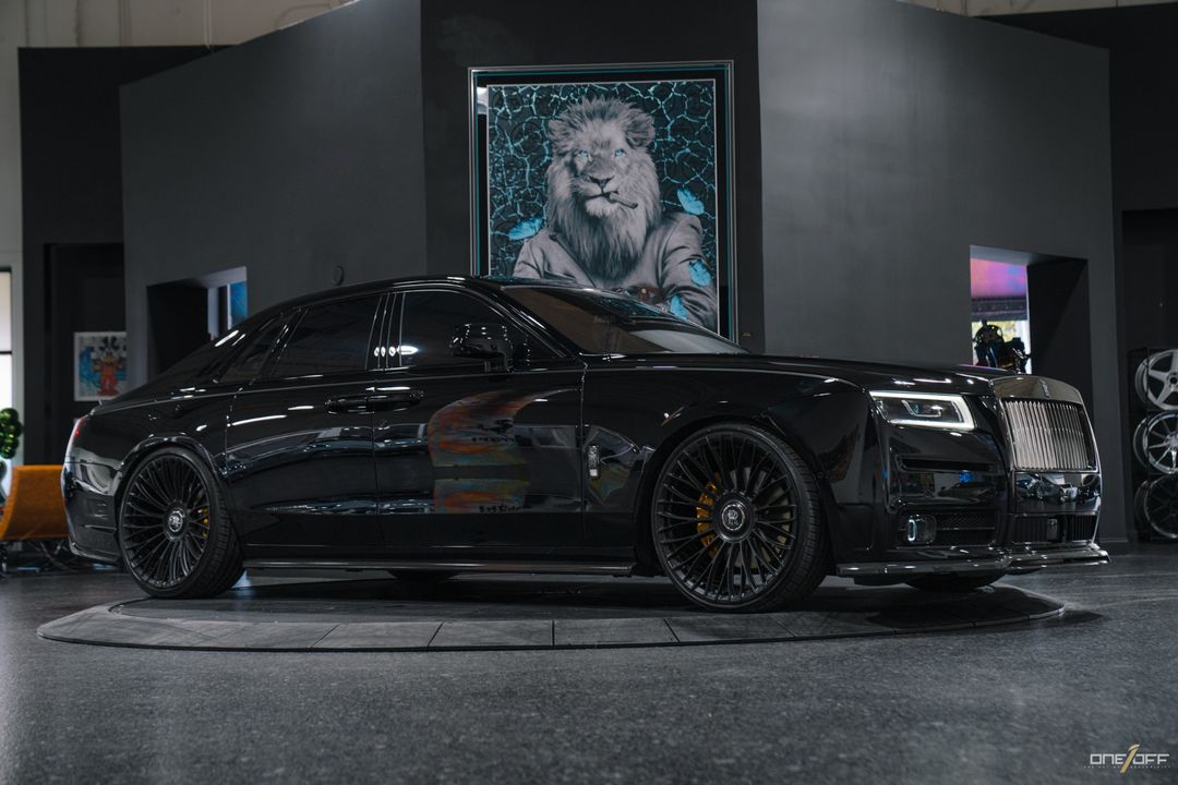 2022 Rolls-Royce Black Badge Ghost