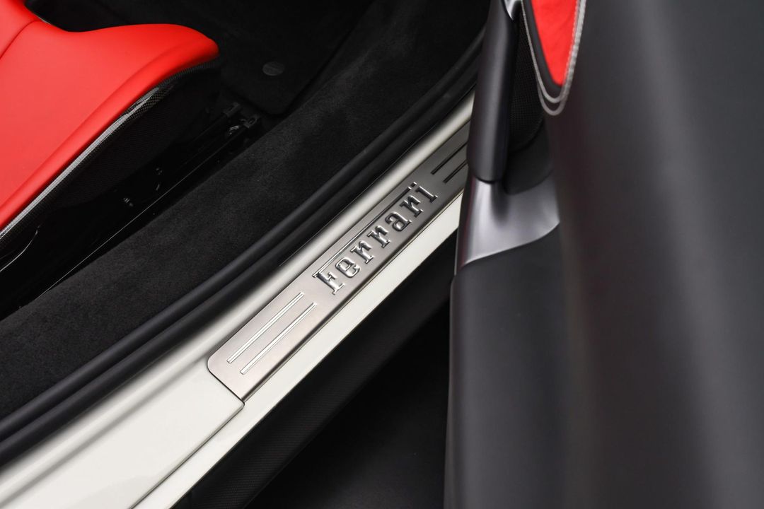 2022 Ferrari SF90 Spider