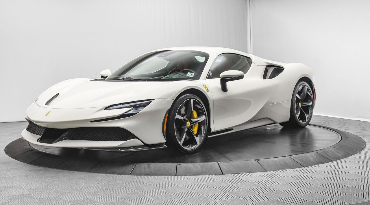 2022 Ferrari SF90 Spider