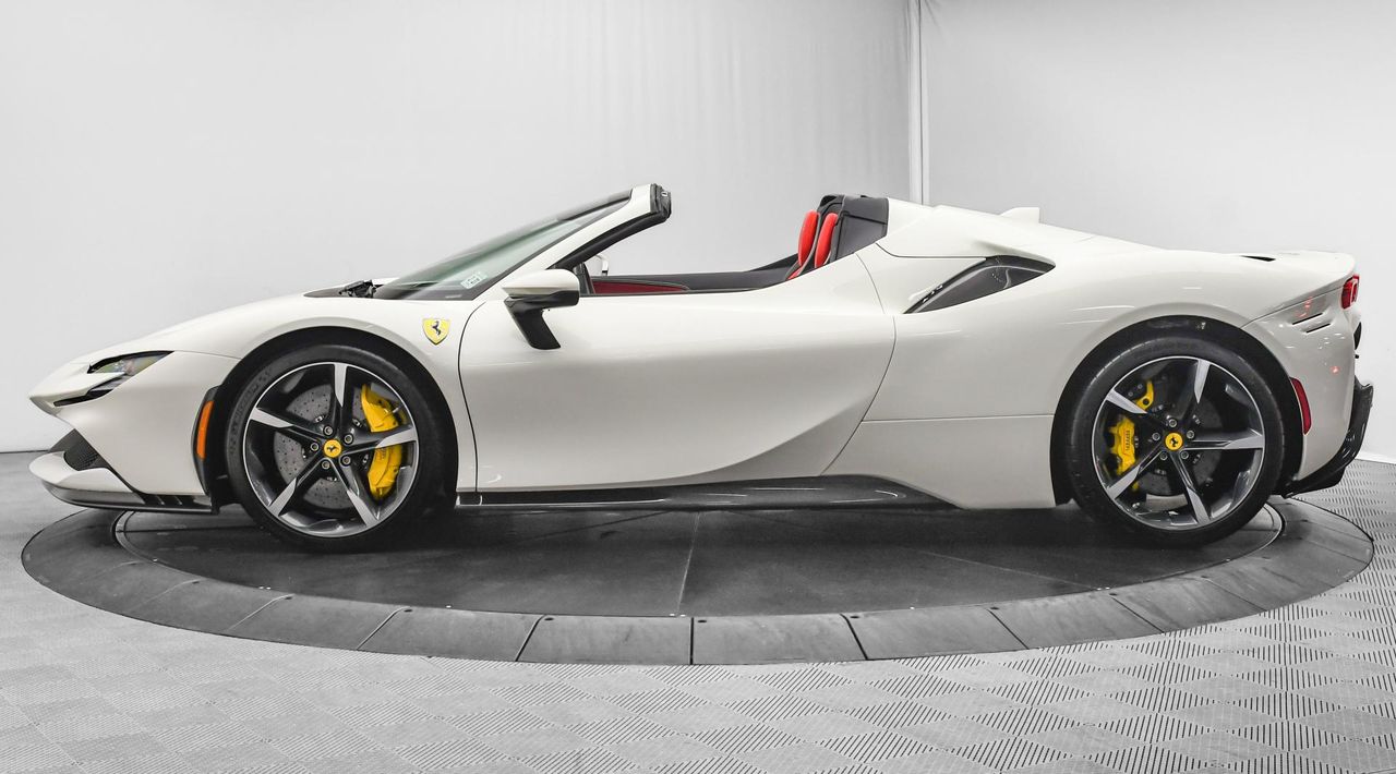 2022 Ferrari SF90 Spider