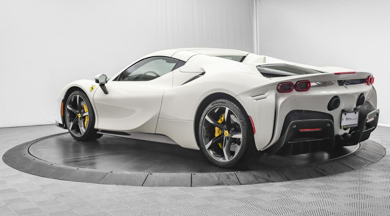 2022 Ferrari SF90 Spider