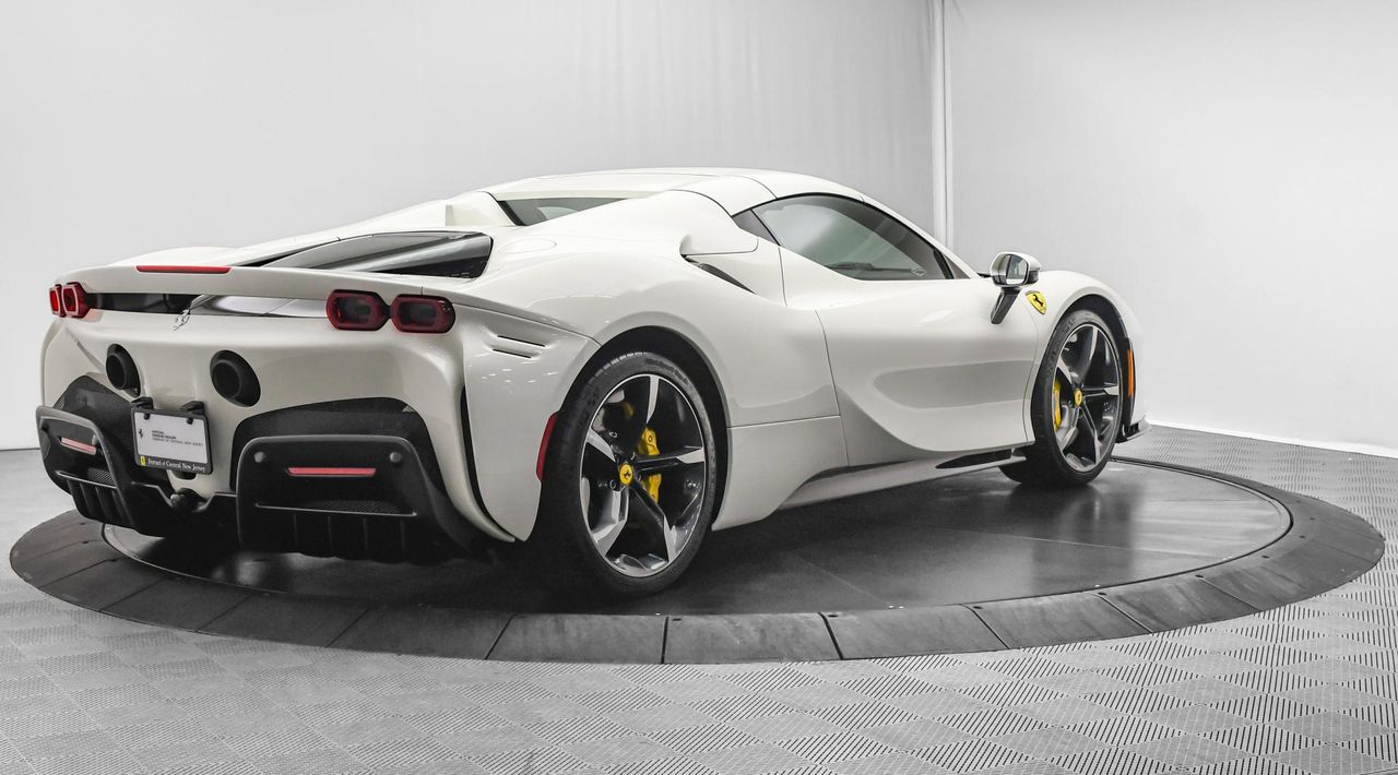 2022 Ferrari SF90 Spider