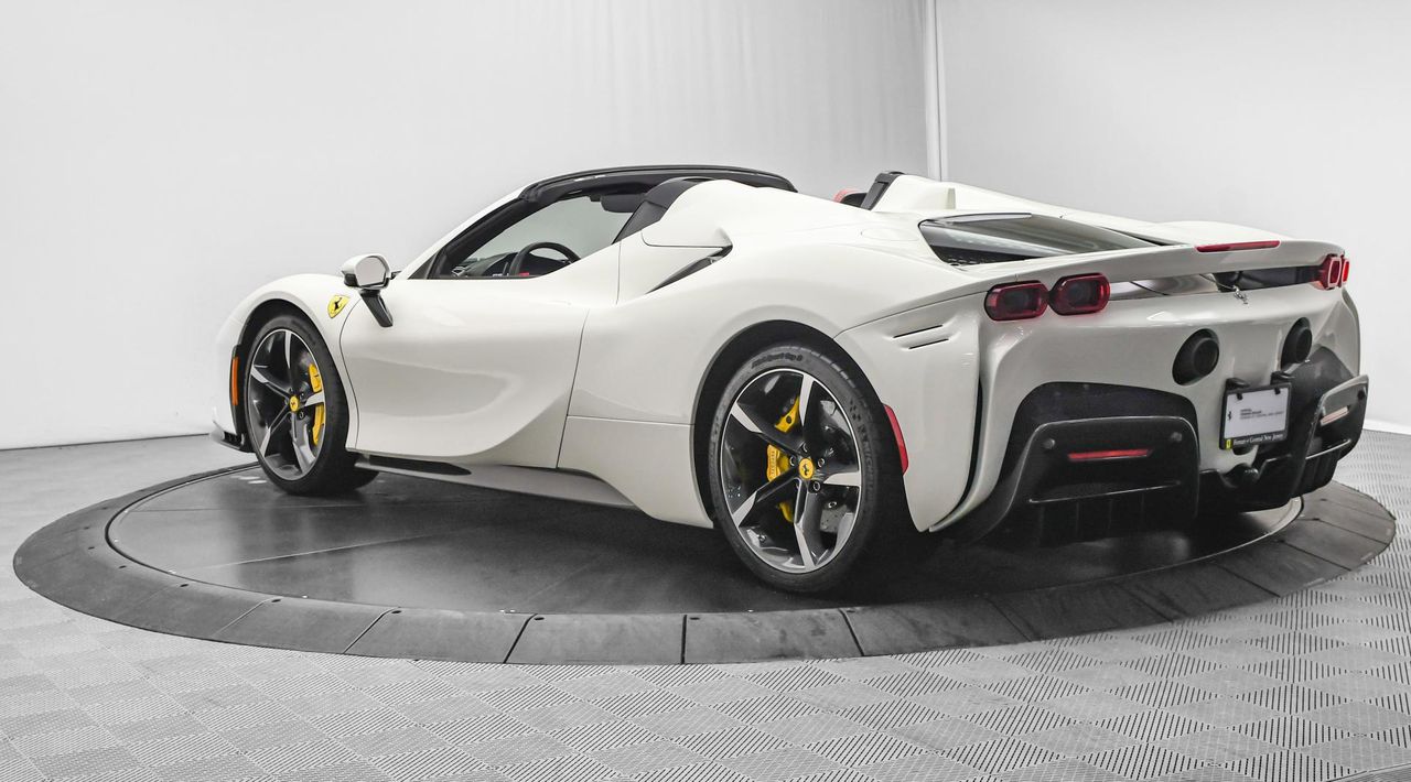2022 Ferrari SF90 Spider
