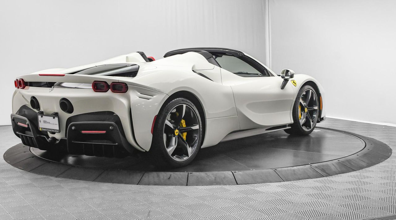 2022 Ferrari SF90 Spider