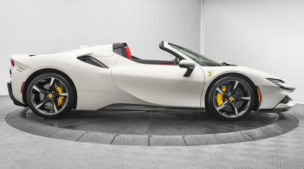 2022 Ferrari SF90 Spider