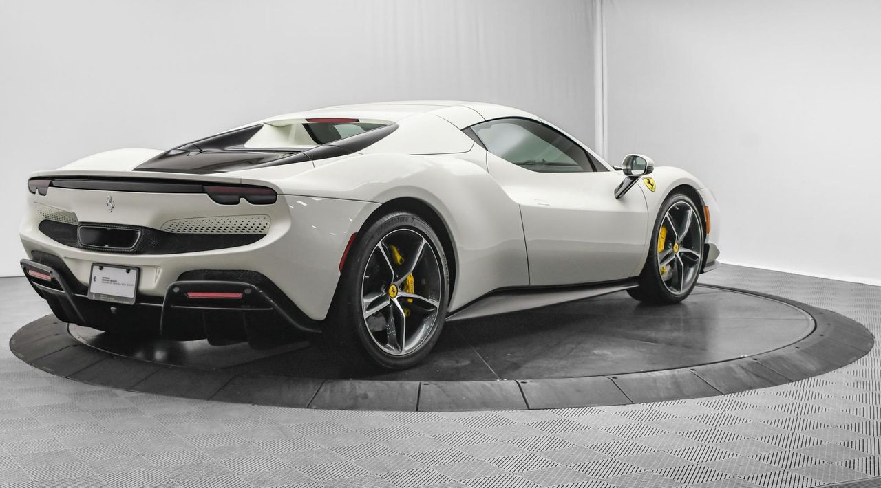 2023 Ferrari 296 GTS