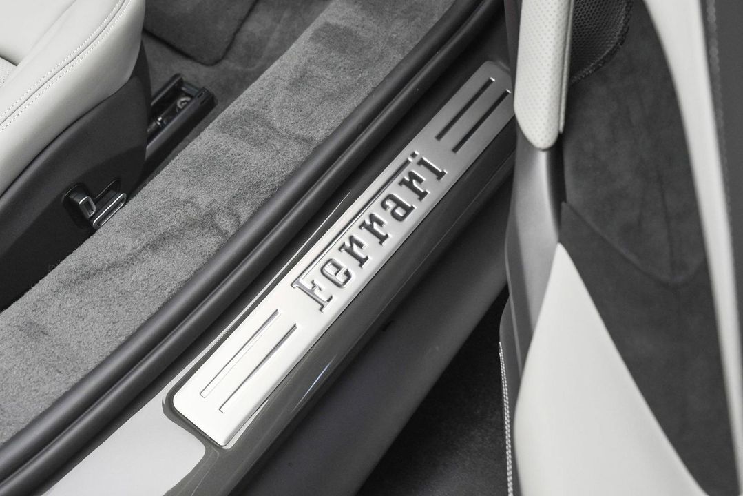 2024 Ferrari 296 GTS