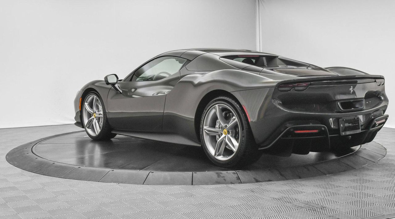 2024 Ferrari 296 GTS