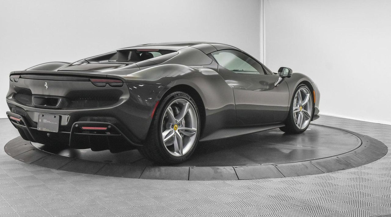 2024 Ferrari 296 GTS