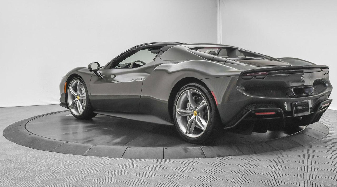2024 Ferrari 296 GTS