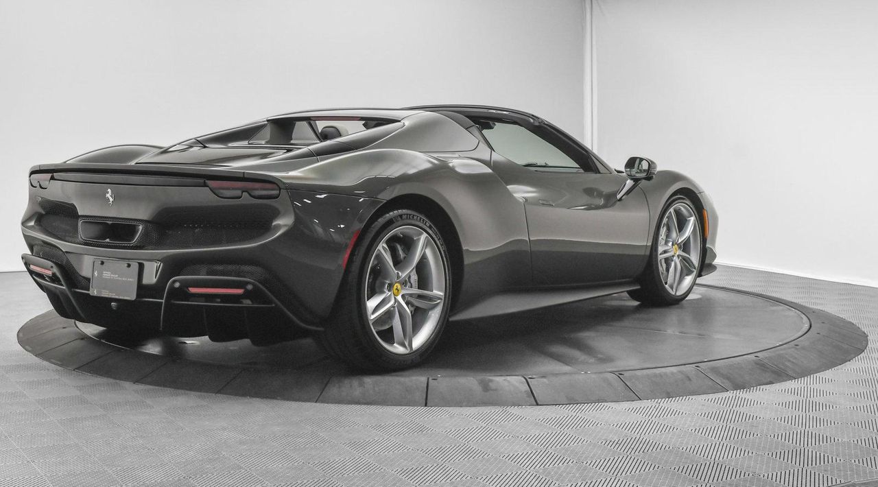 2024 Ferrari 296 GTS