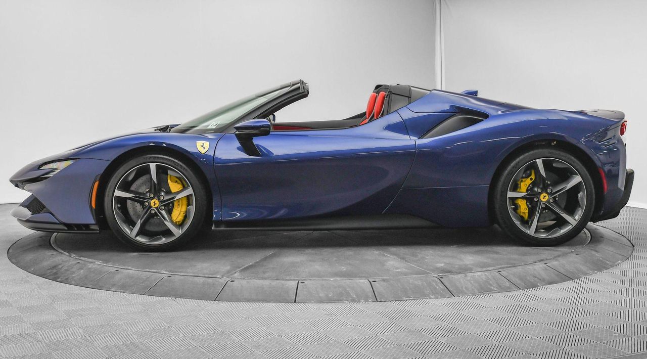 2023 Ferrari SF90 Spider