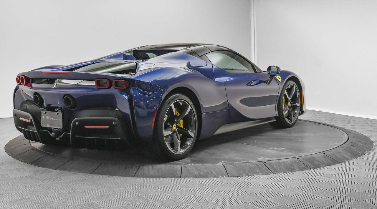 2023 Ferrari SF90 Spider