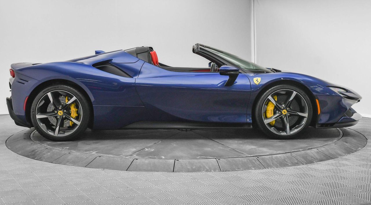 2023 Ferrari SF90 Spider