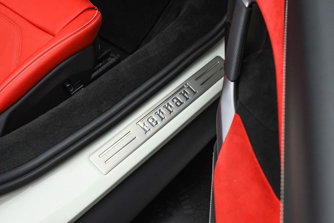 2024 Ferrari 296 GTS