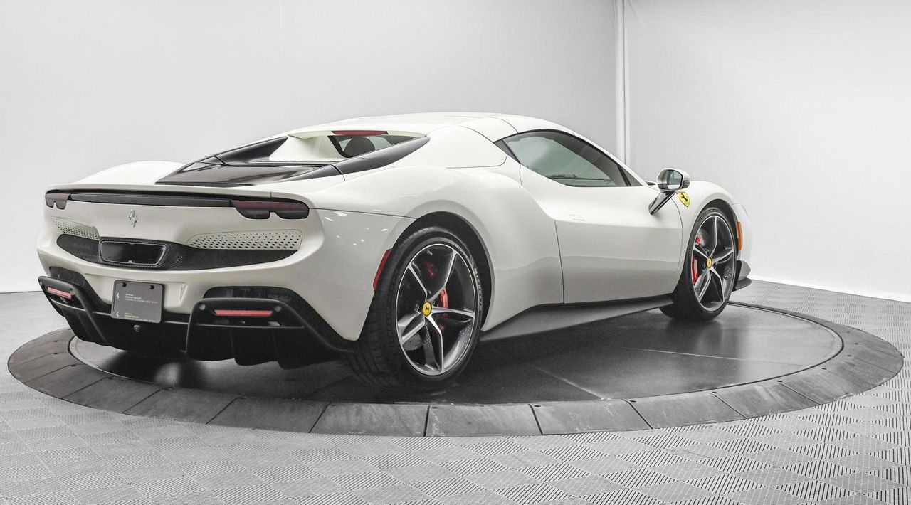 2024 Ferrari 296 GTS
