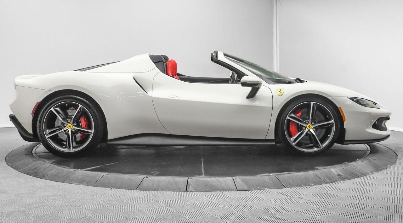 2024 Ferrari 296 GTS