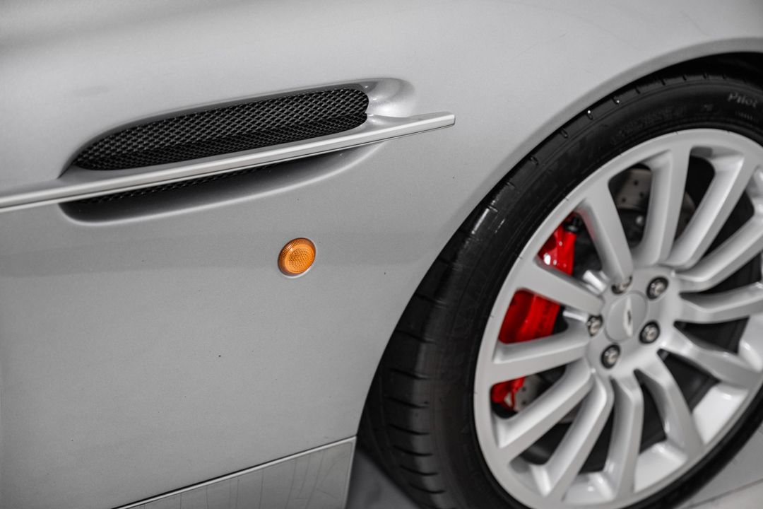 2002 Aston Martin Vanquish