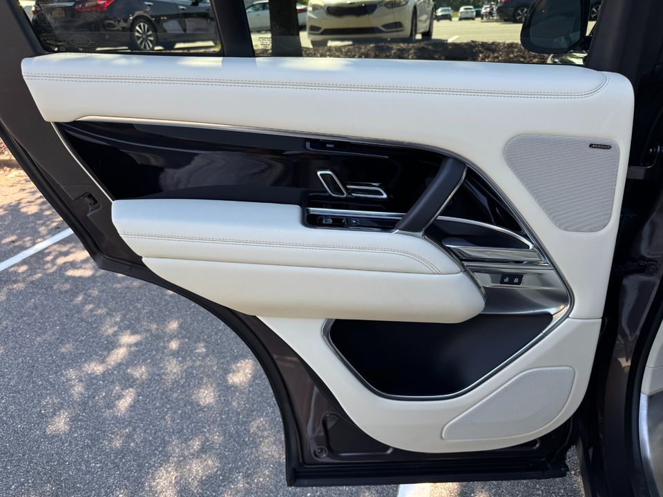 2023 Land Rover Range Rover P400 SE SWB