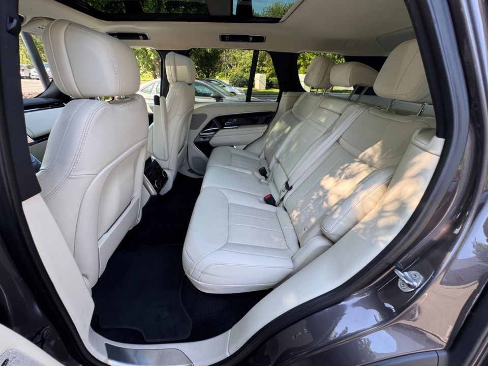 2023 Land Rover Range Rover P400 SE SWB