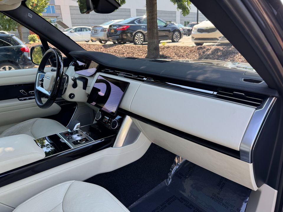 2023 Land Rover Range Rover P400 SE SWB