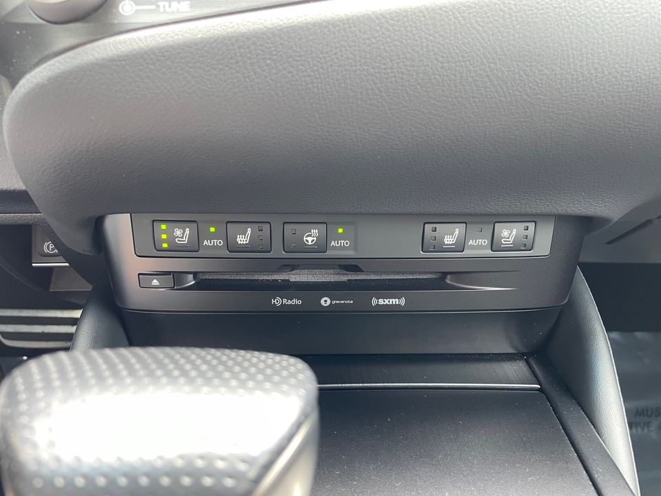 2021 Lexus ES