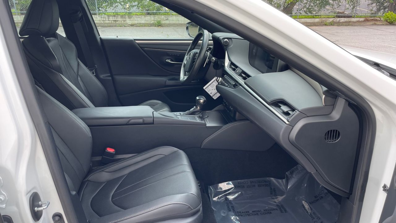 2021 Lexus ES
