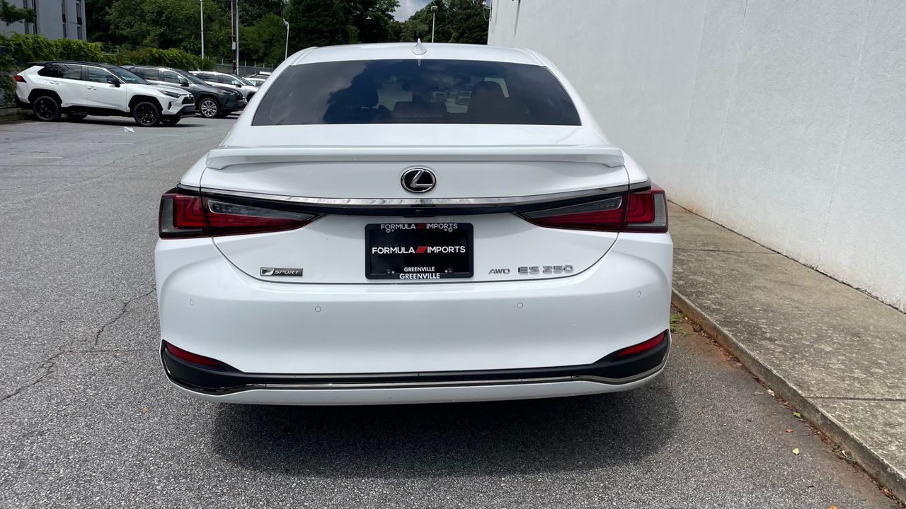 2021 Lexus ES