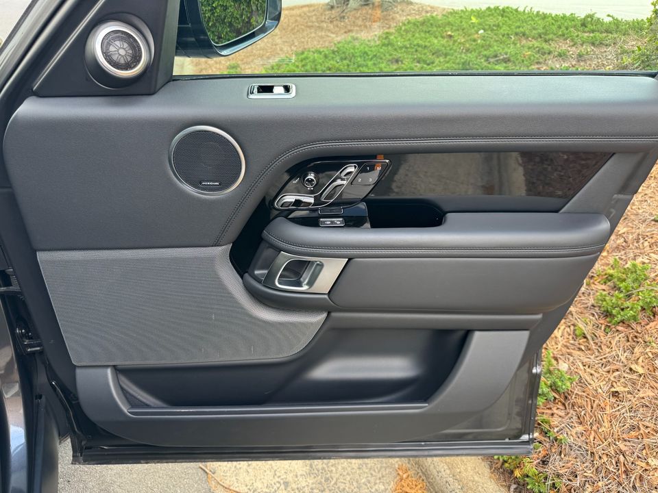 2020 Land Rover Range Rover P525 HSE LWB