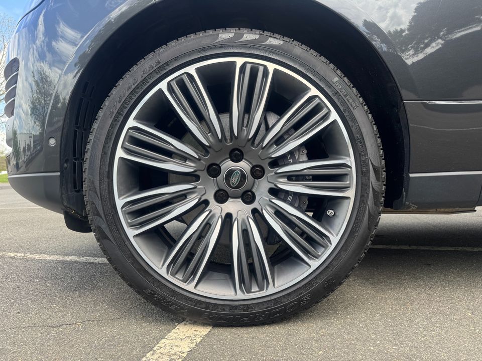 2020 Land Rover Range Rover P525 HSE LWB