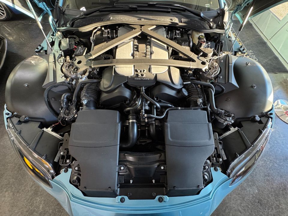 2023 Aston Martin Vantage V12