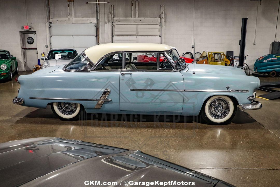 1953 Ford Crestline Victoria