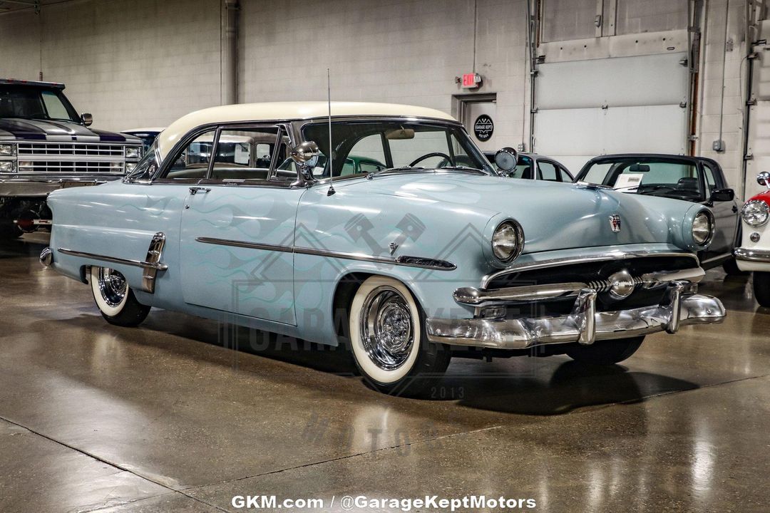 1953 Ford Crestline Victoria