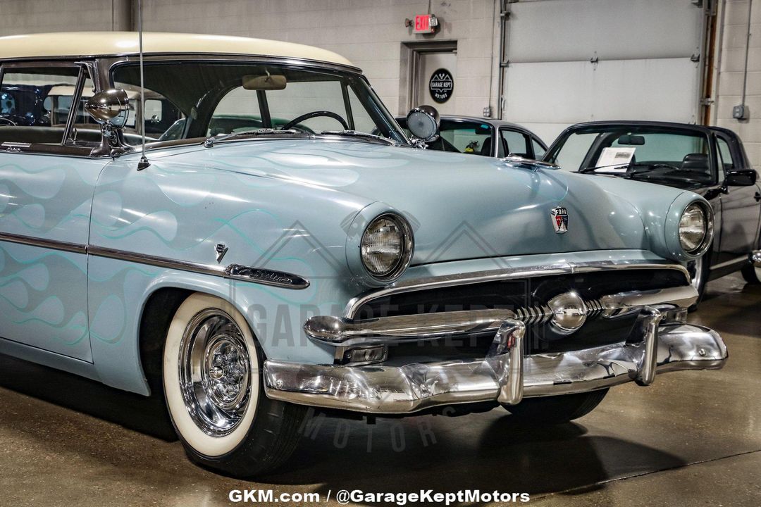 1953 Ford Crestline Victoria