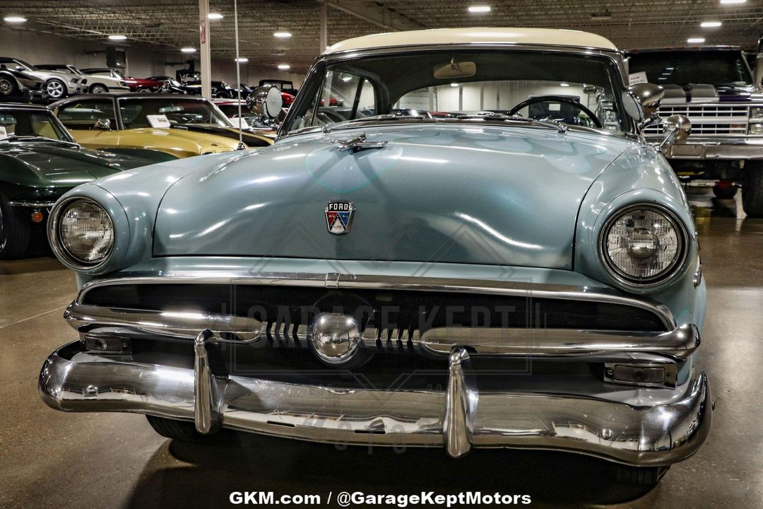 1953 Ford Crestline Victoria