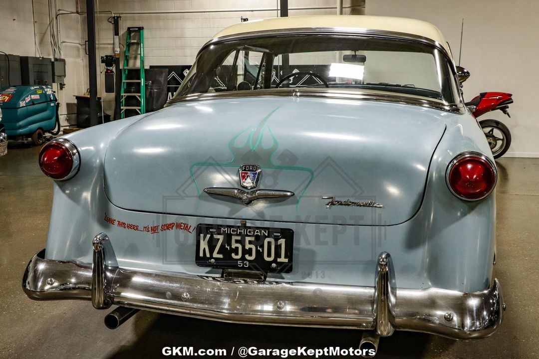 1953 Ford Crestline Victoria