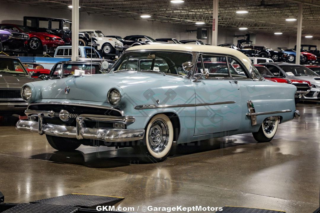 1953 Ford Crestline Victoria