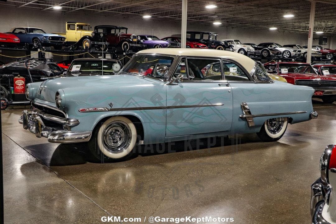 1953 Ford Crestline Victoria